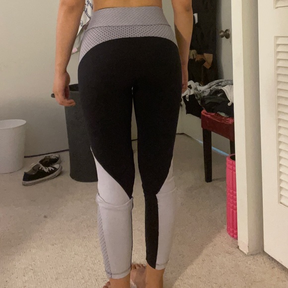 Workout Leggings - Picture 3 of 4